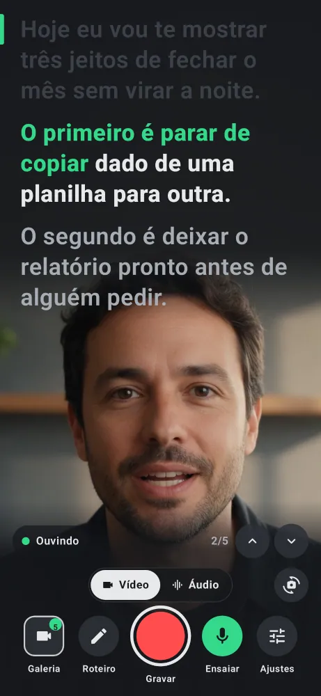 Deixa acompanhando a fala: as palavras já ditas aparecem em verde no topo da tela, logo abaixo da câmera frontal.